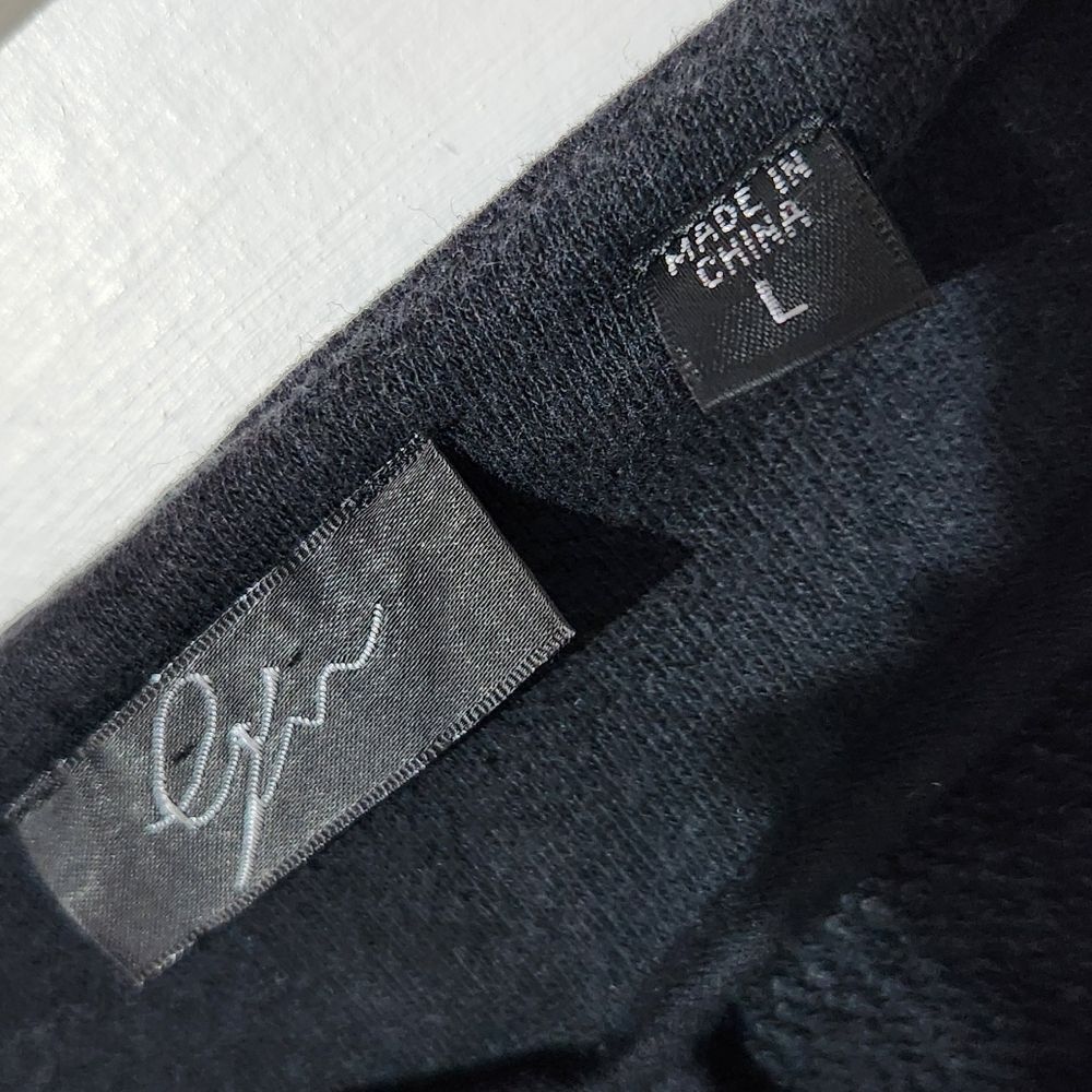 Eyn zip up black Jacket - Picture 2 of 4